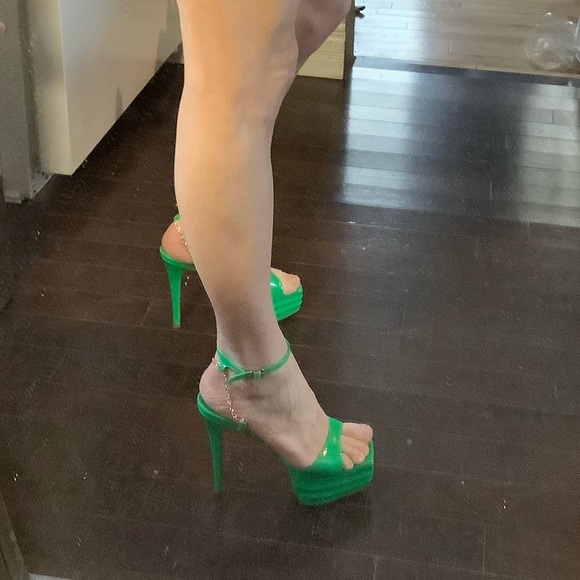 Summer heels, size 9 - Picture 2 of 3